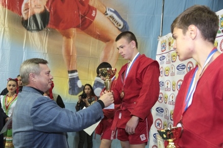 На Кубке губернатора по самбо Ростовскую область представят три команды 